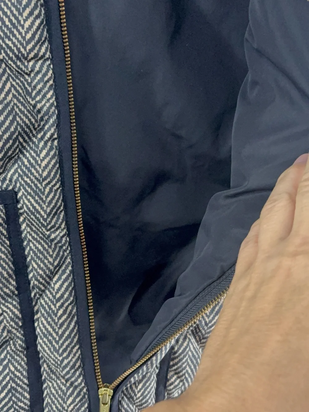 J Crew Vest Womens Small Gray Chevron Quilted Zip Outdoors Puffer Insulated